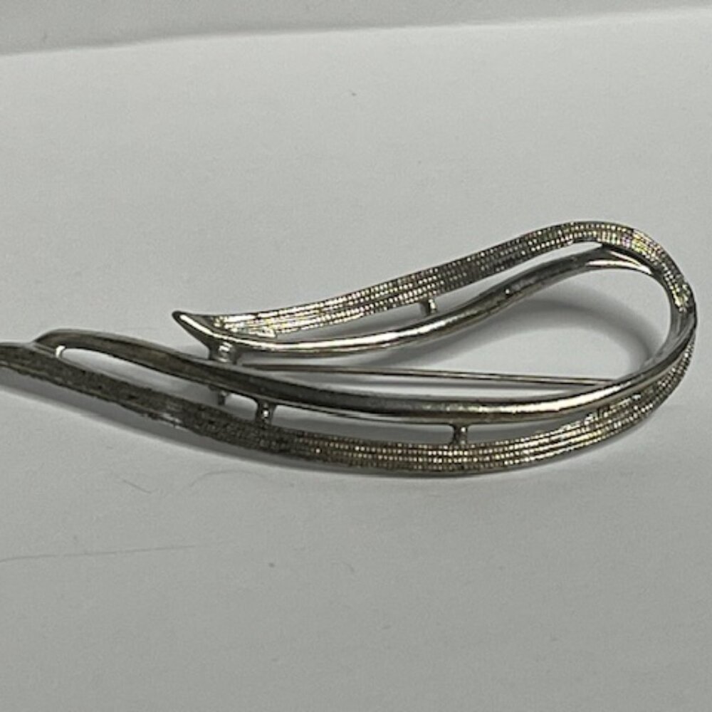 VTG Coventry Silver-Tone Graceful Loop Textured Design Brooch Pin Signed2.75"x1"
